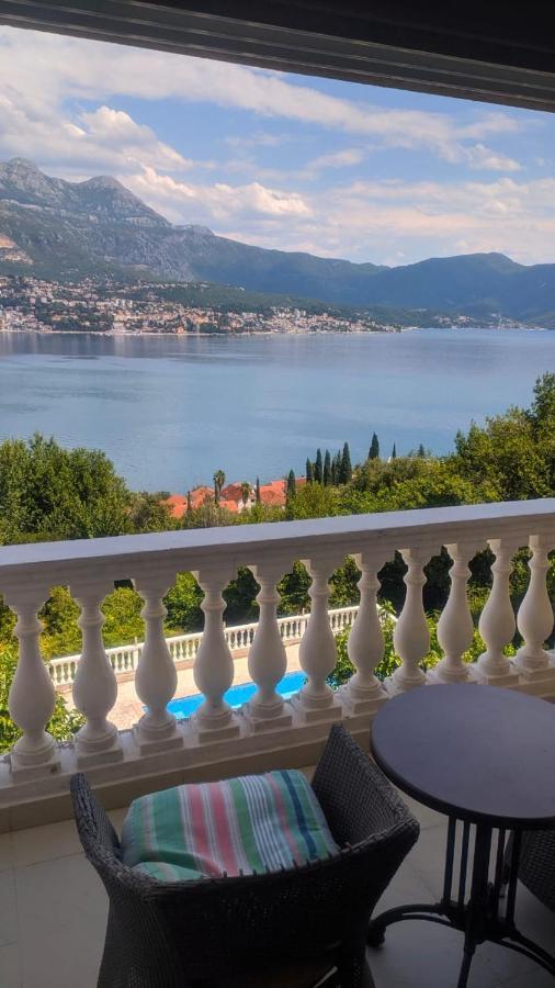 Mountain Bay Views Apartments Njivice Eksteriør billede