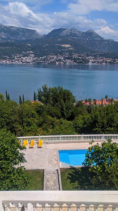 Mountain Bay Views Apartments Njivice Eksteriør billede