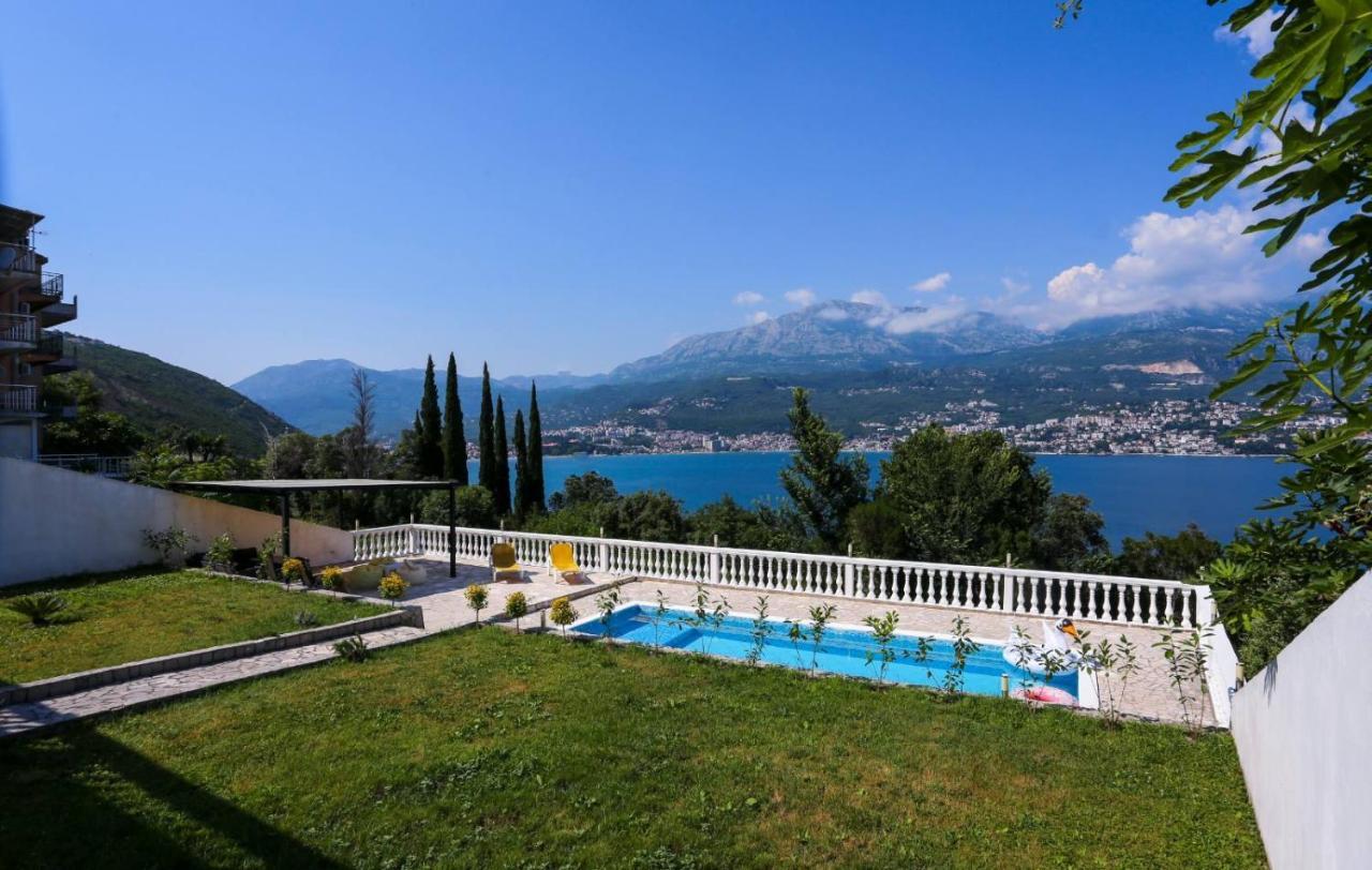 Mountain Bay Views Apartments Njivice Eksteriør billede