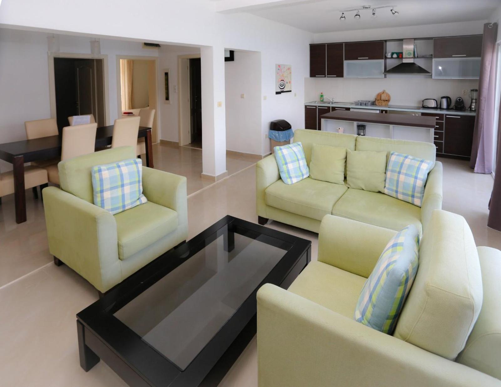 Mountain Bay Views Apartments Njivice Eksteriør billede