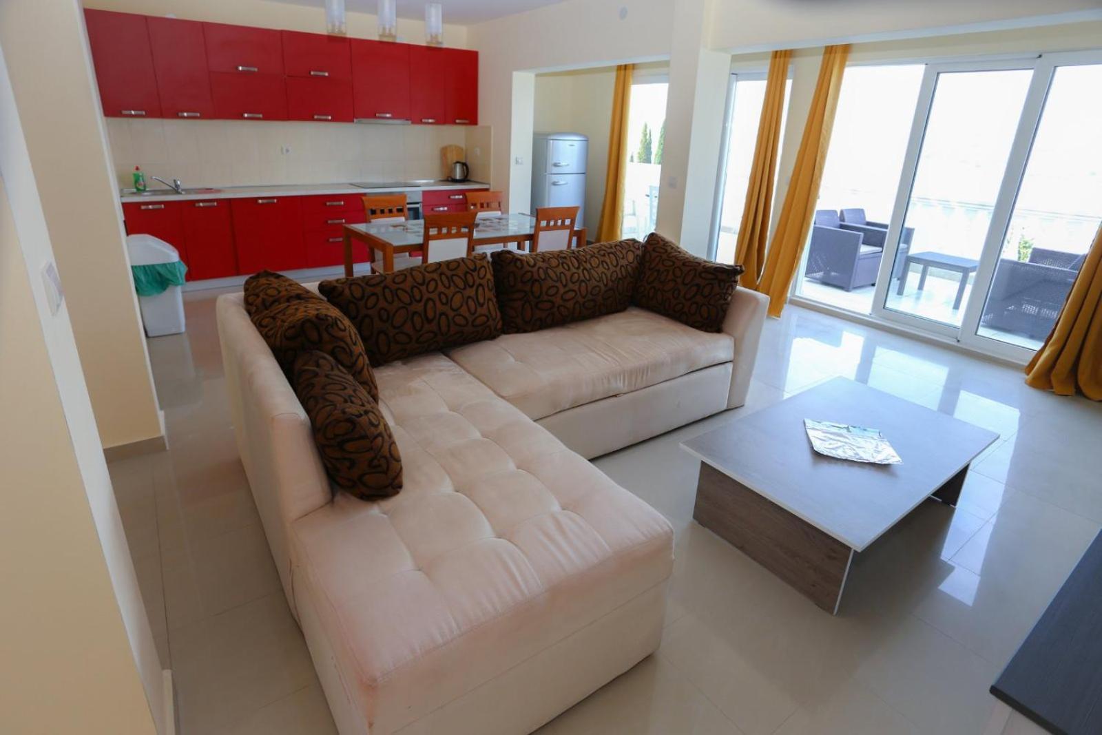 Mountain Bay Views Apartments Njivice Eksteriør billede