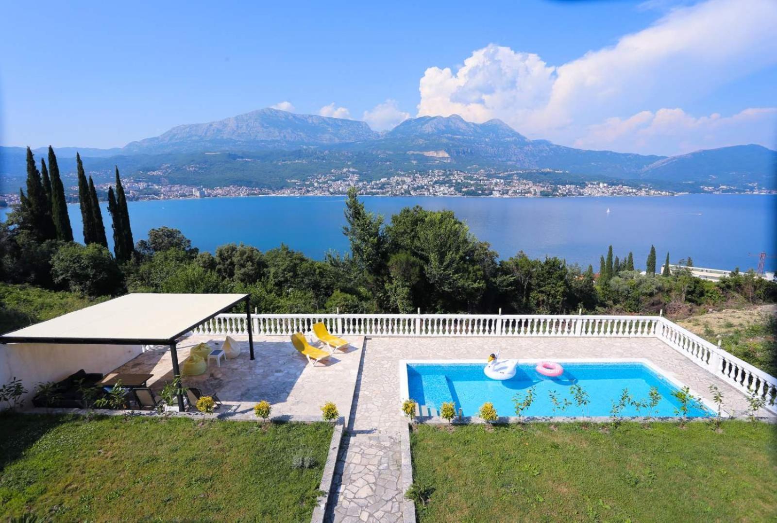 Mountain Bay Views Apartments Njivice Eksteriør billede